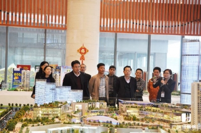 深圳市住建局局長(zhǎng)李延忠一行參觀考察河源市商業(yè)中心